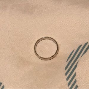 10k white gold 4mm band/ring